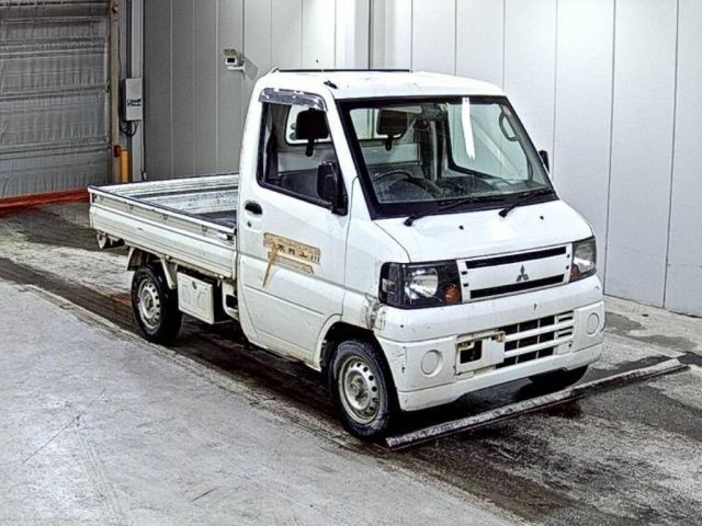 7052 MITSUBISHI MINICAB TRUCK U62T 2011 г. (LAA Shikoku)